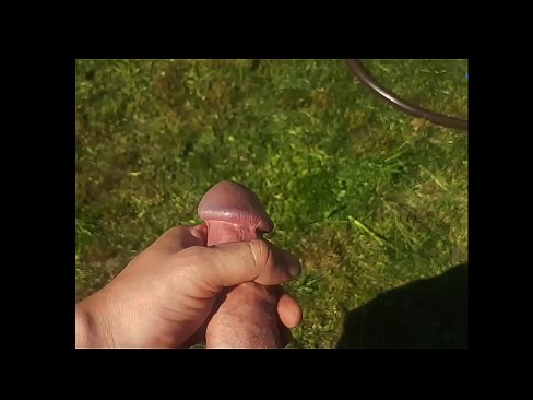 ❤️ Vruća zgodna jebe svoju ružičastu macu i svršava špricom u ljetnoj bašti ️ Prelijepi porno na bs.wassell.ru ❤