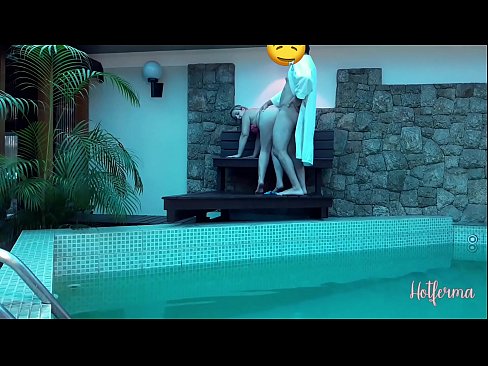 ❤️ Šef poziva sobaricu na bazen, ali nije mogao odoljeti vrućini ️ Prelijepi porno na bs.wassell.ru ❤
